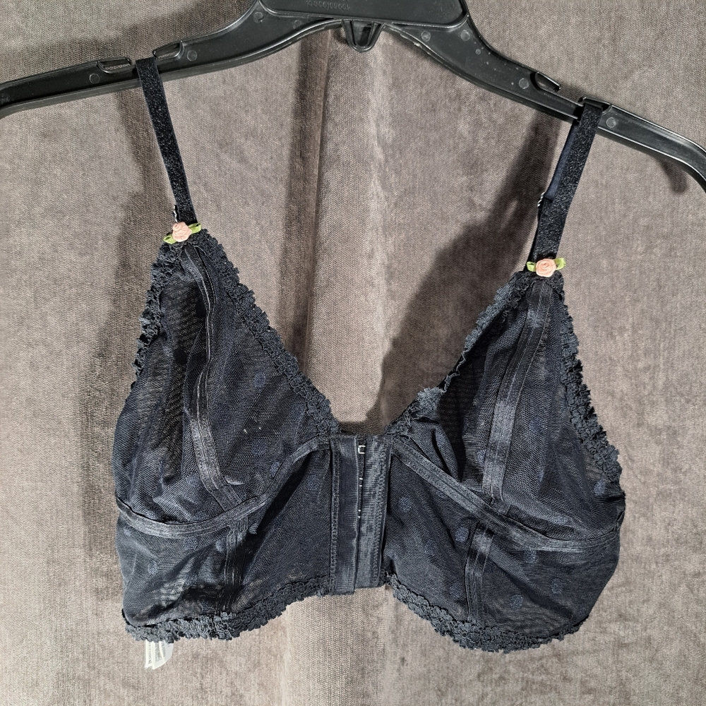 Forever 21 Black Polka Dot Sheer Lace Front Closure Wireless Bralette VG L